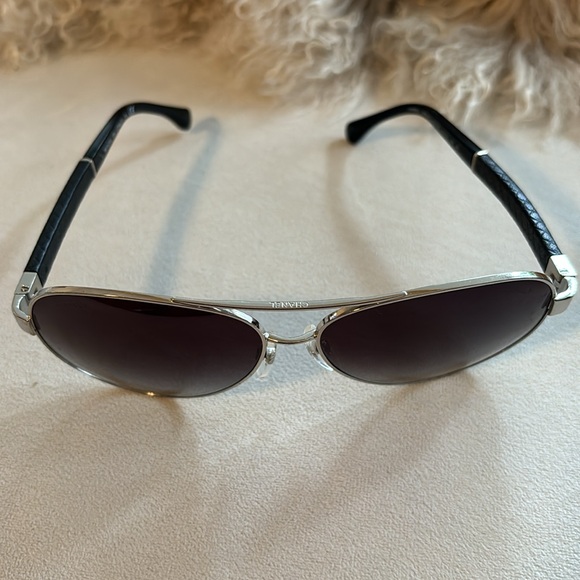 CHANEL Metal Sunglasses. Gently used - Picture 5 of 5